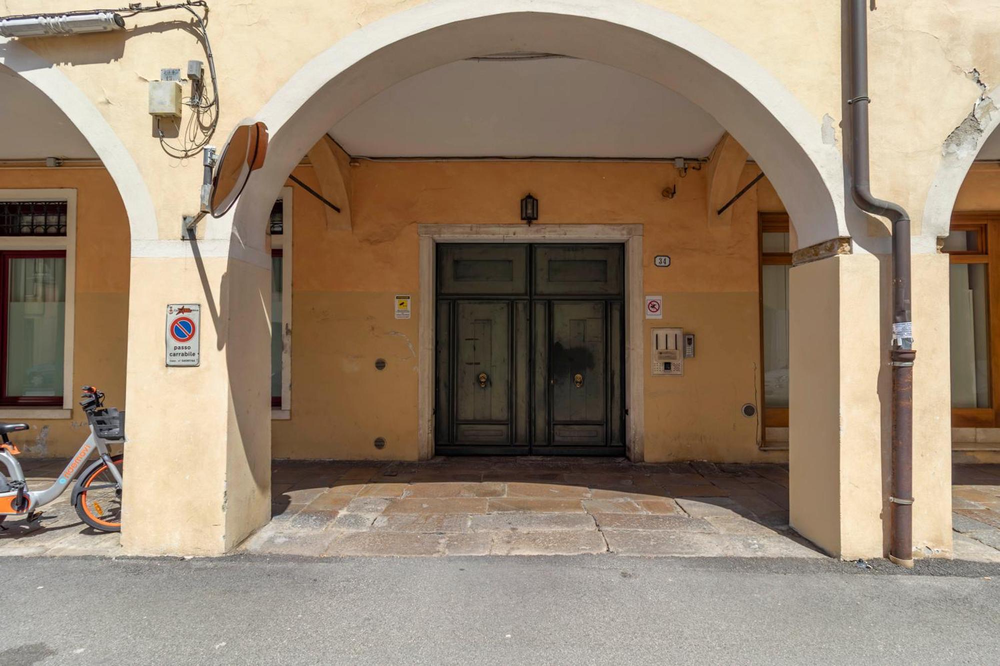 Apartamento Casa Charleston dimora smart al Duomo Padua Exterior foto