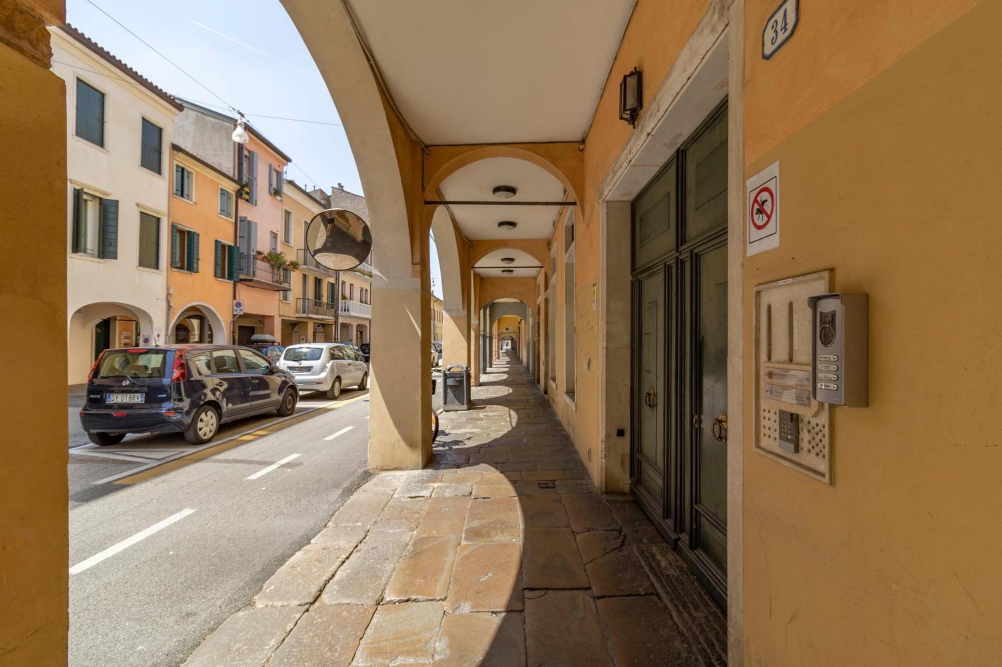Apartamento Casa Charleston dimora smart al Duomo Padua Exterior foto